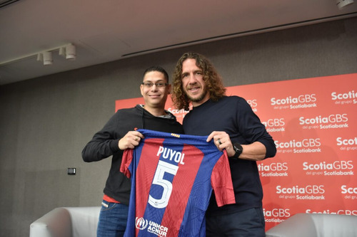 Camiseta Firmada Por Carles Puyol 