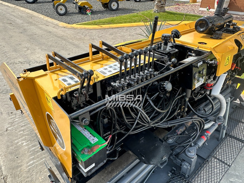 Pavimentadora Gehl 1448/voguele