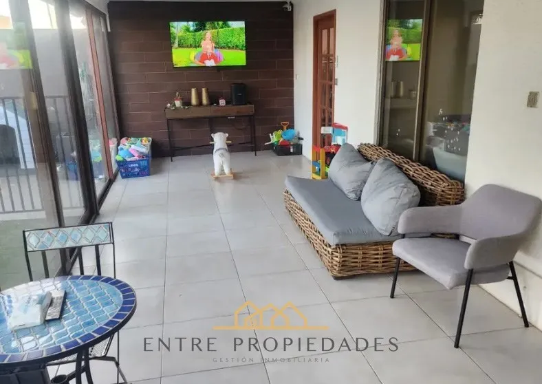 Imagen 4 de 15 de V Enta Cas De 4 Dorm. En Condominio Chicureo