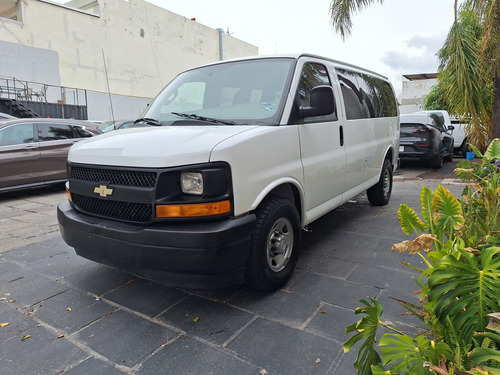 Chevrolet Express 6.0ls D 12 Pas At