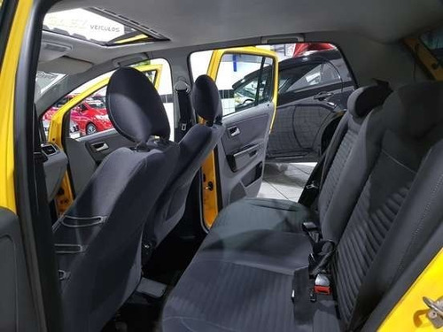Volkswagen Crossfox 1.6 Vht Total Flex 5p 2011