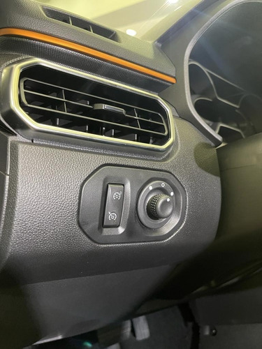 Imagen 13 de 15 de Renault Oroch 1.3 Tce 163 Outsider Mt 2wd Mr