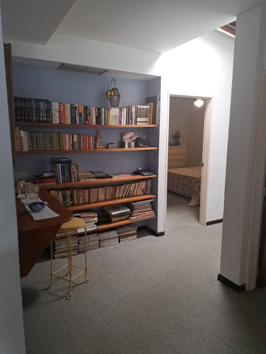 Se Ofrece En Venta Amplia Y Acogedora Casa De Un Nivel