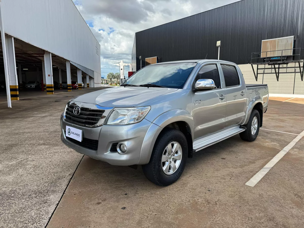 Toyota Hilux 2.7 Srv Cab. Dupla 4x4 Flex Aut. 4p