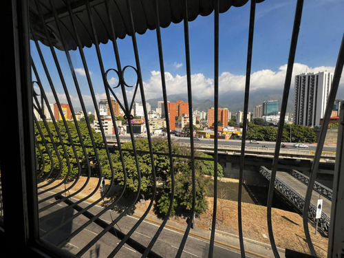 Apartamento Tipo Estudio, Alquiler. Clnas Bello Monte