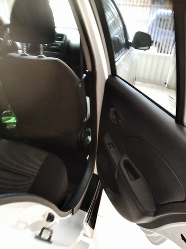 Nissan March 2018 1.0 12v S 5p