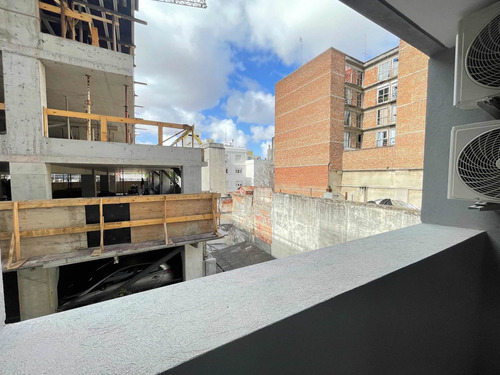 Imagen 3 de 7 de Alquiler Apartamento 1 Dormitorio Con Terraza A Estrenar Con Garage / Centro
