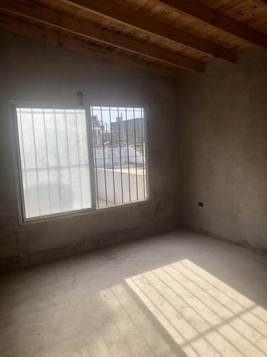 Imagen 7 de 19 de Departamento En Venta - 2 Ambientes - Patio - Parrilla - Castelar Norte