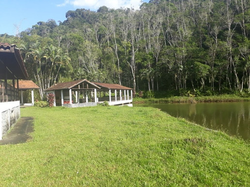 Chacara 06 Dormitórios Em Ana Dias - Sp. (1074).