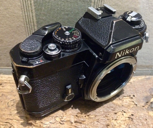 Câmera Nikon Fe Analógica 35mm Revisada Regulada Excelente (Usado)
