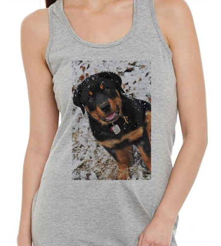 Musculosa Rottweiler En La Nieve