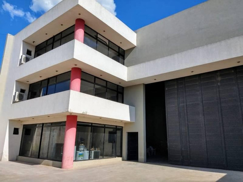 Imagen 2 de 21 de Galpón En Venta En Acceso Principal De Gualeguaychu