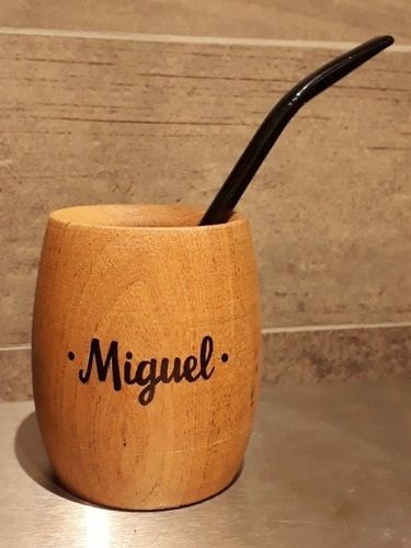 Imagen 2 de 10 de Mate Algarrobo Huevito Yuco +bombilla (opción Personalizado)
