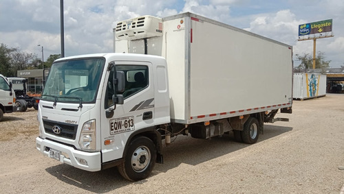 Imagen 1 de 11 de Hyundai Ex100 Cabinado