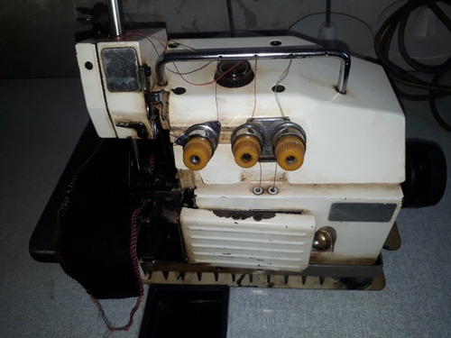 Imagem 8 de 9 de Máquina De Costura Overlok