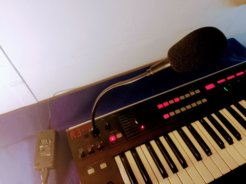 Sintetizador Korg R3 Mmt (multi Modeling Technology) (Usado)