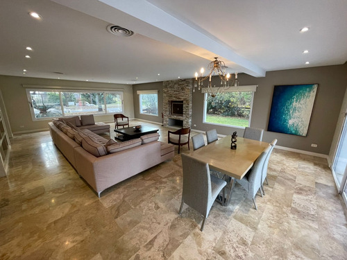 Casa En Venta En El Nacional Club De Campo