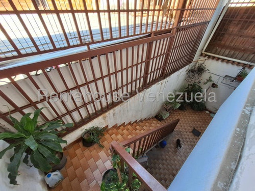 Oportunidad De Inversión Casa En Venta Urb Las Acacias Zona Comercial 25-12564 Hc