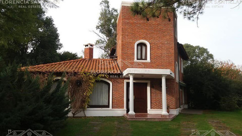 Casa  En Venta Ubicado En Canning, Ezeiza, G.b.a. Zona Sur