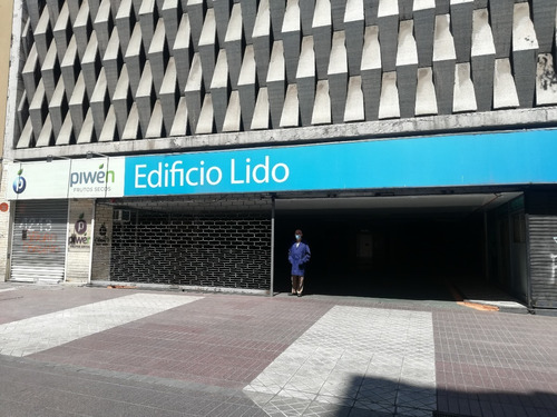 Estacionamiento Ubicado En El Edificio Lido