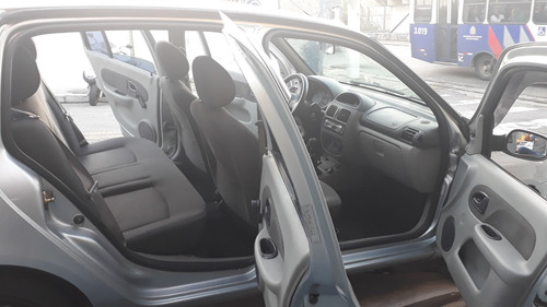 Renault Clio 2005 Sedan Flex 1.6 - Completo - Conservado
