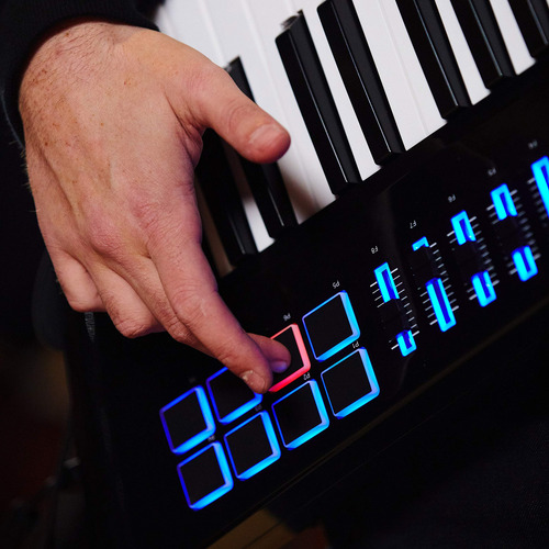 Controlador Keytar Alesis Vortex Wireless 2 Usb Midi Negro