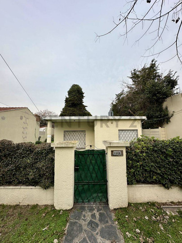 Casa En Venta En Villa Elisa