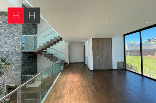Casa En Venta En Lomas De Angelópolis I