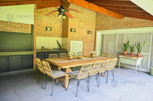 Casa En Venta En La Masia- Pilar