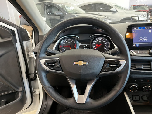 Chevrolet Onix Hatch 1.0 4P FLEX LT