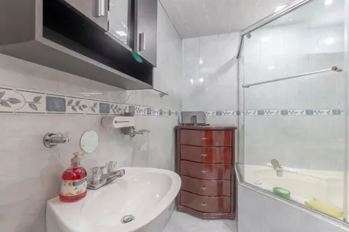 Casa En Venta En Quinta Paredes. Cod V8413