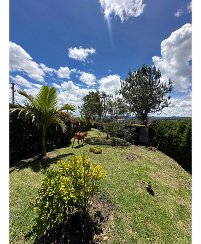 Venta De Finca Idependiente De Dos Niveles En San Vicente Ferrer