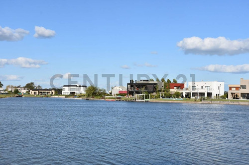 Imagen 5 de 7 de Lote A La Venta En Barrio Santo Domingo .-