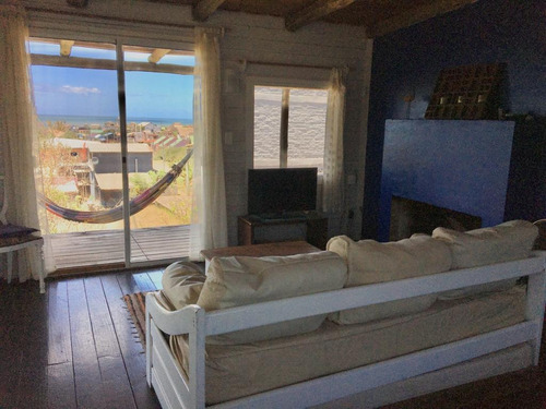 Imagen 5 de 14 de Casa A 300 Mts De Playa Del Rivero, Para 4 Personas.