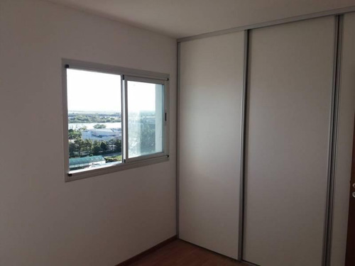 Imagen 10 de 20 de Departamento De 1 Dormitorio Con Cochera Y Balcón. Vista Al Río