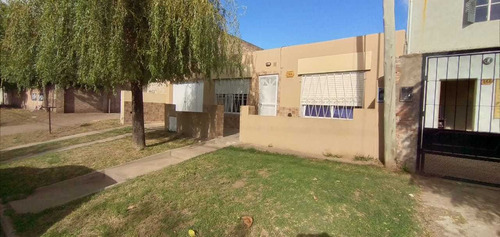 Imagen 2 de 12 de Venta En Junin (bs As) Casa, Cercana Clínica Pequeña Flia.