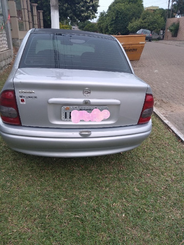 Chevrolet Corsa Sedan 2002 1.0 Super Milenium 4p