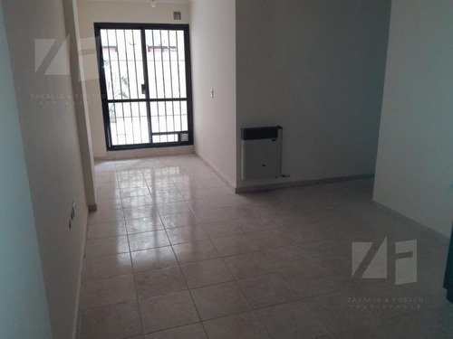 Venta Departamento En Pb Con 2 Patios, Escritura,