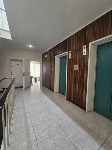 Los Palos Grandes. Alquilo Amplio Apartamento Con Terraza Y Vista