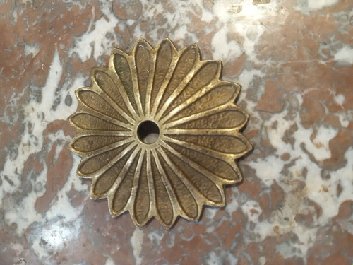 Floron Bronce Macizo Antiguo Roseta Repuesto Araña Tapa Base (Usado)