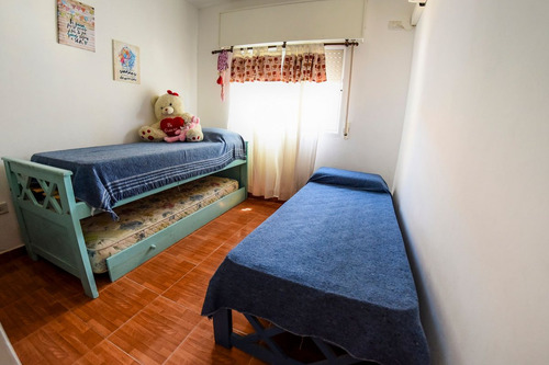 Venta ! Casa Con Pileta En Barrio Las Acequias