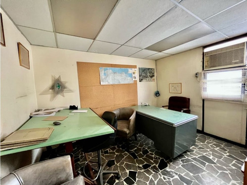 Se Vende Oficina 240m2 4b La Carlota