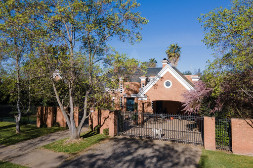 Casa En Venta, Parcelas Del Parque, Las Rastras, Talca.