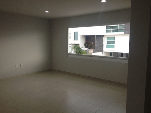Preciosa Residencia En Centro Sur, Misiones Ii - Sótano, 3 Habitaciones, Ctoserv