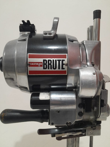 Maquina De Corte Faca 8 Faixa Preta Eastman E627x5-8 220v Preto (Usado)