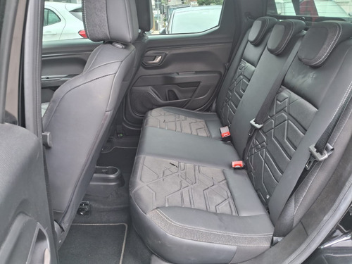 Fiat Strada 1.3 Volcano Cab. Dupla 16v Flex 4p Automática