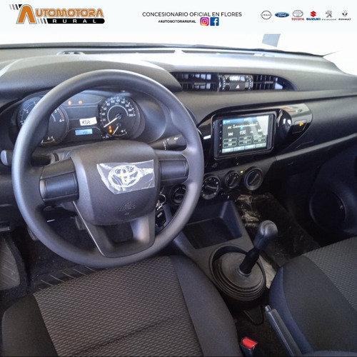 Imagen 13 de 25 de Toyota Hilux 2023 2.4 P.up T.diesel Dx 4x4