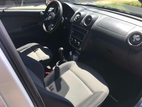 Volkswagen Voyage 1.6 Comfortline Plus 101cv 2010