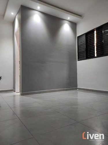 Sobrado Com Excelente Localização E 30 M² De Área Gourmet!! - So0834