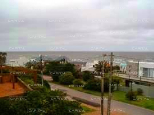 Casa En Venta La Barra Punta Del Este- Ref: 25518